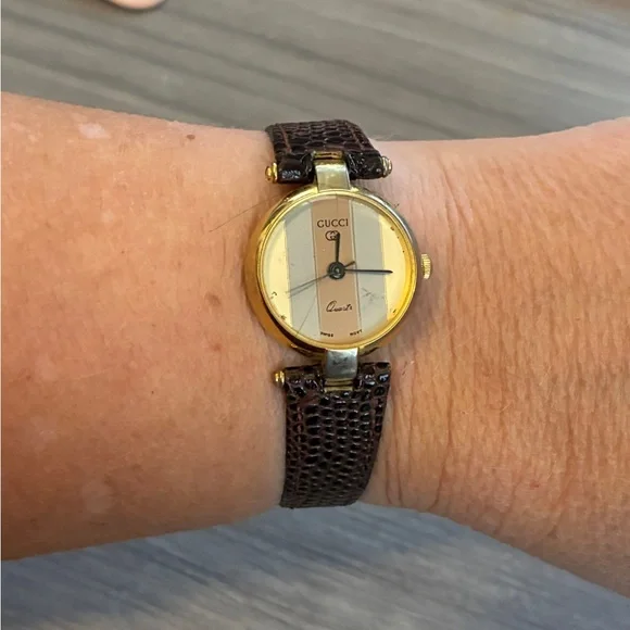 Vintage Gucci Brown Leather Strap Gold Watch - Picture 8 of 8
